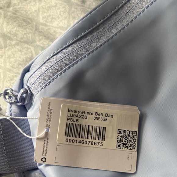 Everywhere Belt Bag NWT - Picture 4 of 4
